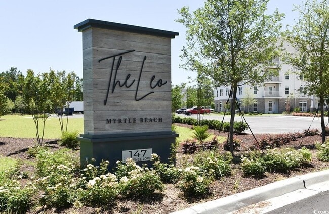 Building Photo - 147 Jade Dr