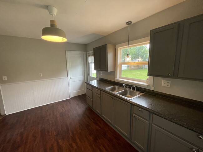 Kitchen - 213 Park Ave