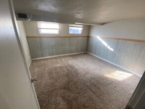Building Photo - 140 N 200 E