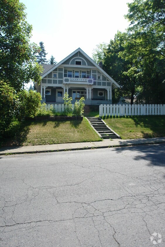 Building Photo - 815 S Adams St