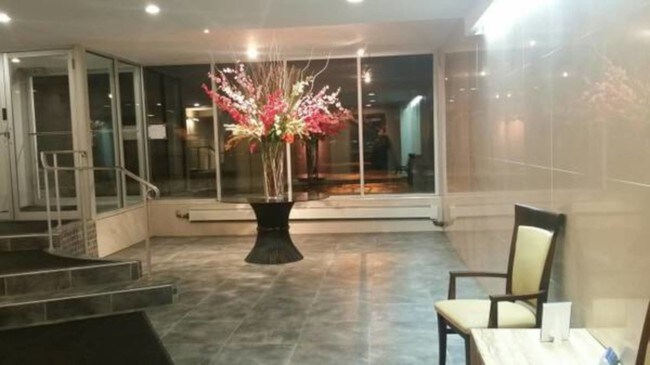 Foto del edificio - 140-17 84th Dr