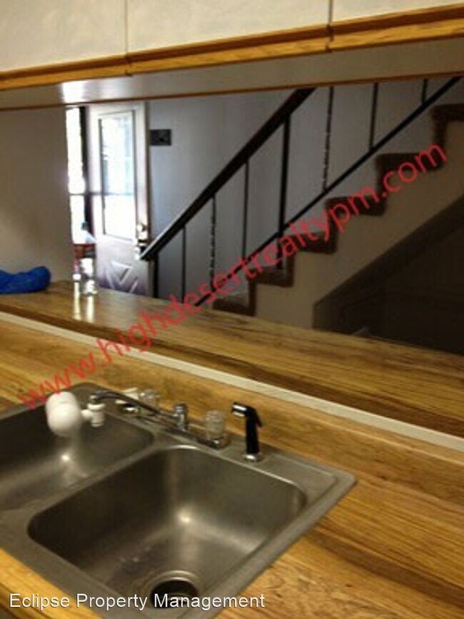 Building Photo - 2 br, 1.5 bath House - 257 COVENTRY CT #7