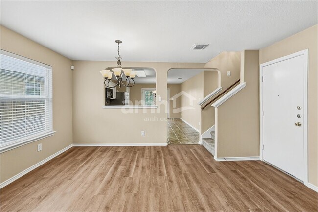 Building Photo - 10518 Marengo Ln