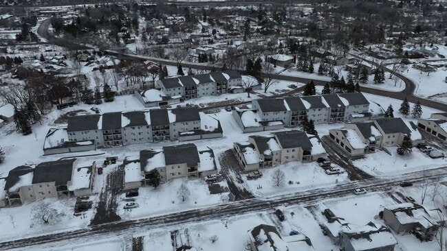  - Round Lake Estates