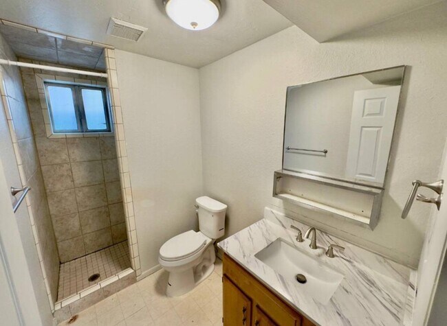Foto del edificio - 255 Cherry Hill Dr
