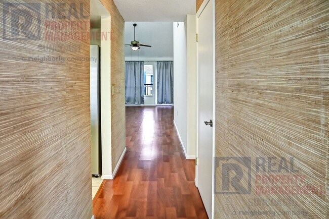 Building Photo - 251 Fenwick Dr