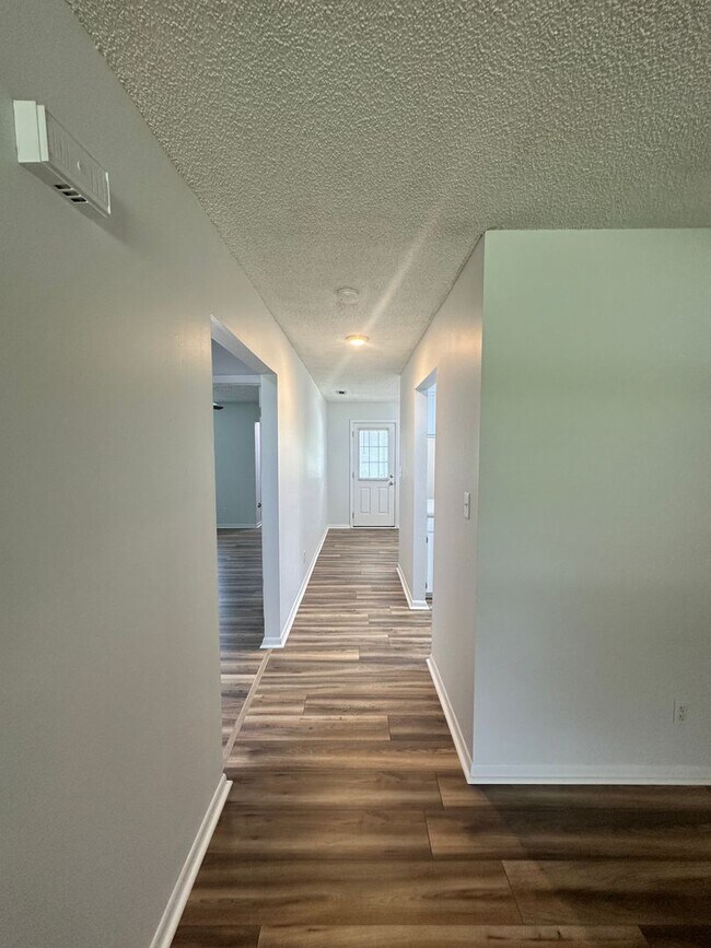 Foto del edificio - 2BD/2B Duplex in Excellent Location!!
