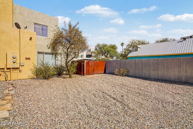 Foto del edificio - 3136 N Winstel Blvd