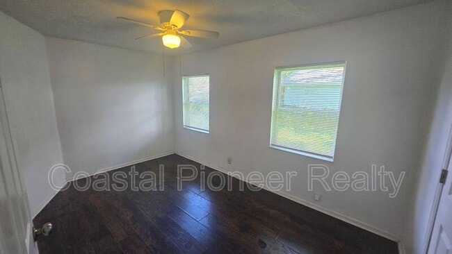 Building Photo - 1308 E 28th Ave