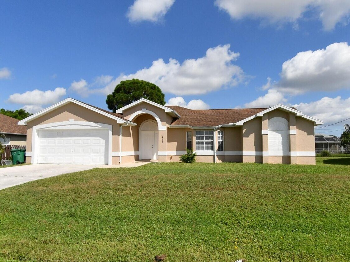 Foto principal - 473 SW Eyerly Ave