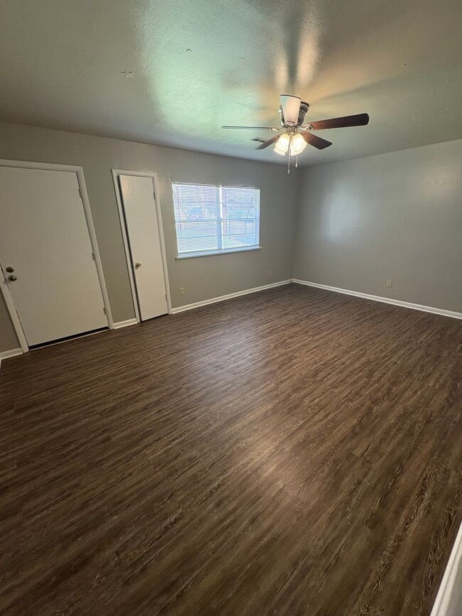 Photo - 2015-2017 W Lawson St Apartment