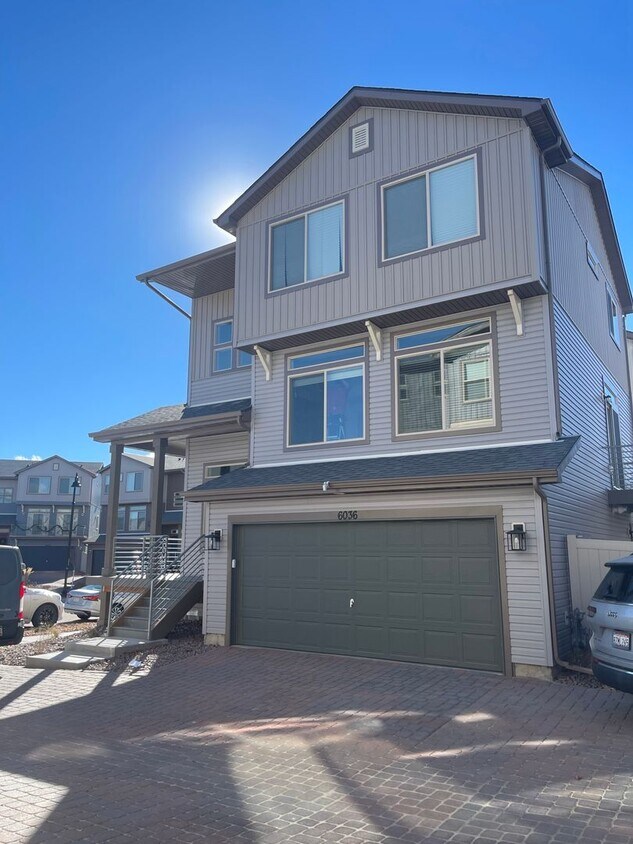 Beautiful 3 Bedroom Home for Rent on Callan Drive - Beautiful 3 Bedroom Home for Rent on Callan Drive