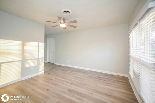 Foto del edificio - 1510 DOUGLAS DR, FRANKLIN, IN 46131