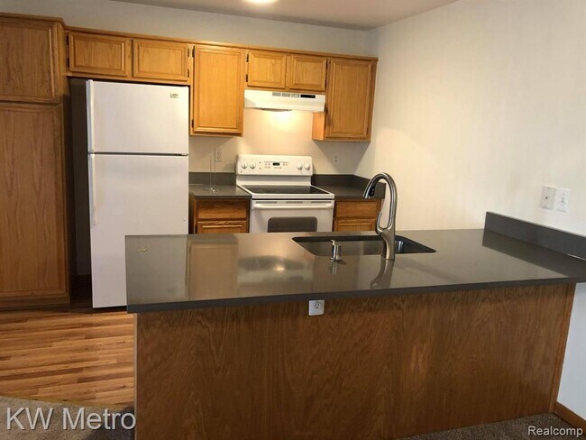 Building Photo - 24057 Wedgewood Cir