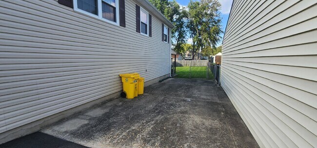 Foto del edificio - Fantastic newly renovated 2-bedroom baseme...