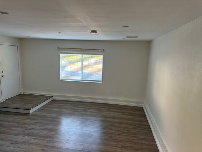 Building Photo - 7929 Sangamon Ave