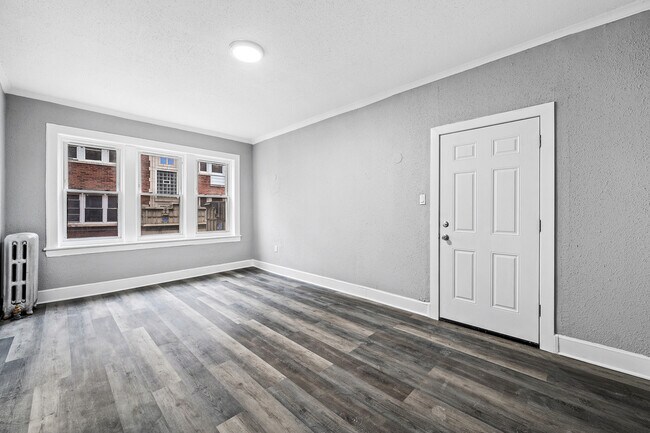 Building Photo - 6733 S Paxton Ave