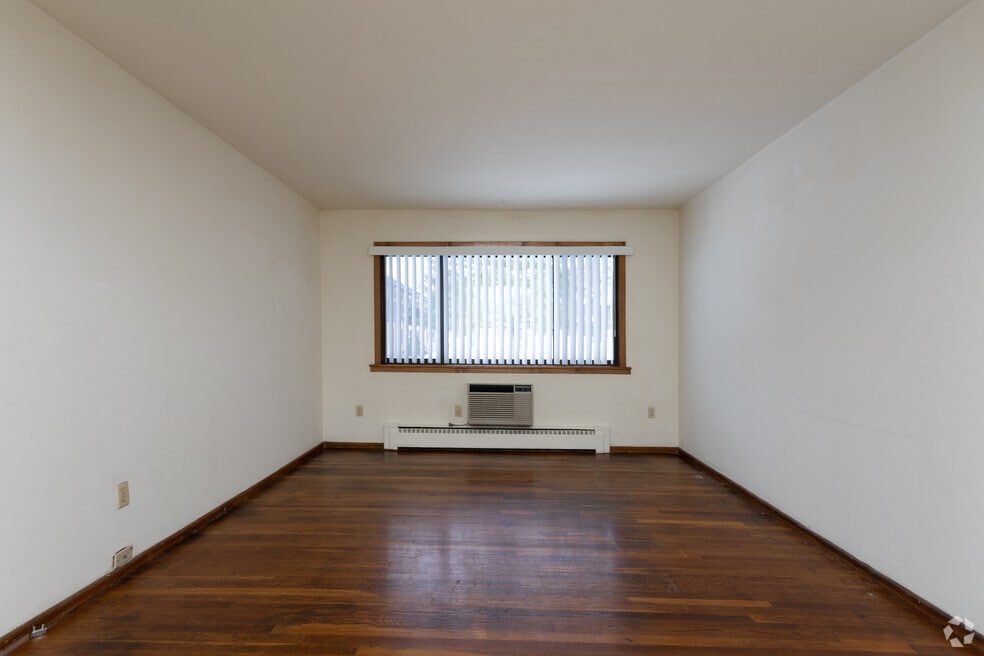 Oakridge Apartments