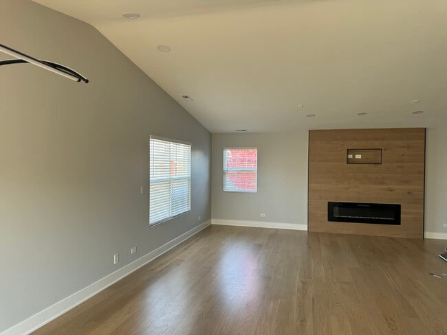 Foto del edificio - 2635 Loren Ln