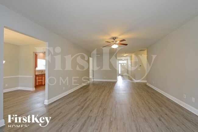 Building Photo - 4960 Long Grove Dr
