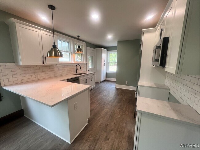 Foto del edificio - 909 James Ave