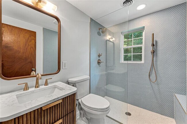 Building Photo - 1204 W Carter St