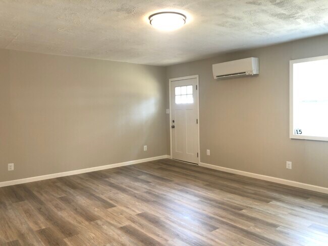 Sala de estar - 15 Pineview Ave