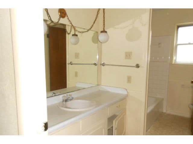 Building Photo - 1608 Mims St