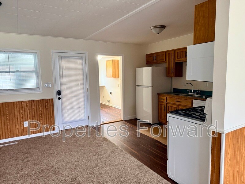 Building Photo - 4330 Ashgrove Dr