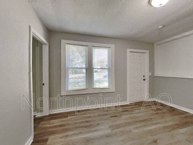 Building Photo - 13301 7 St