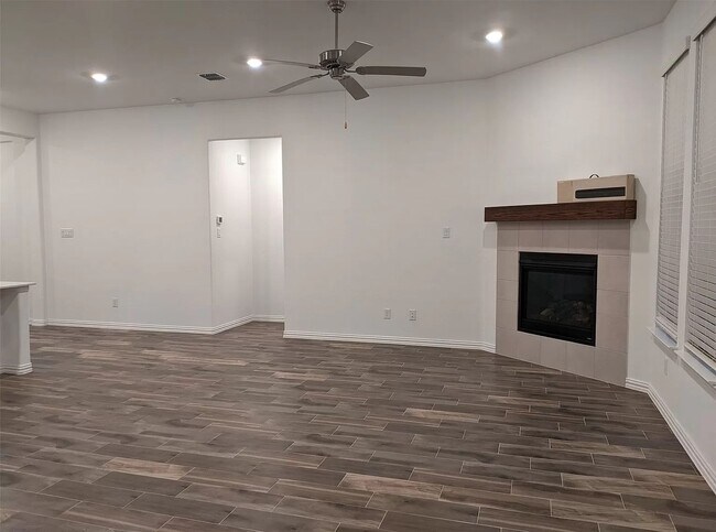 Building Photo - 2705 Dancing Flame Dr