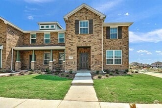 Building Photo - 3737 Malibu Dr