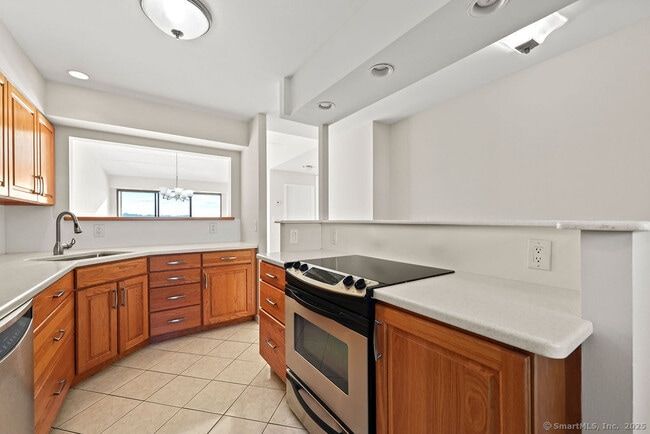 Building Photo - 100 Seaview Ave