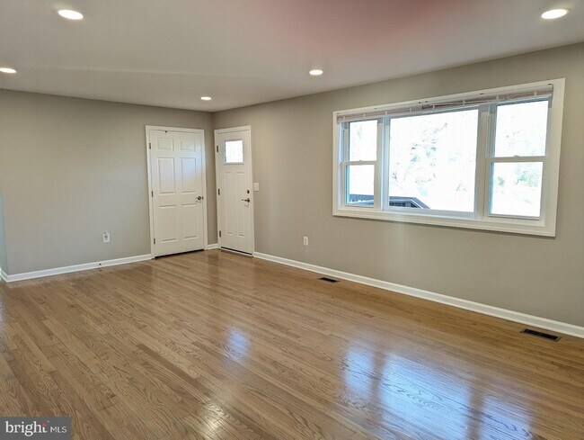 Building Photo - 5704 Artemus Rd