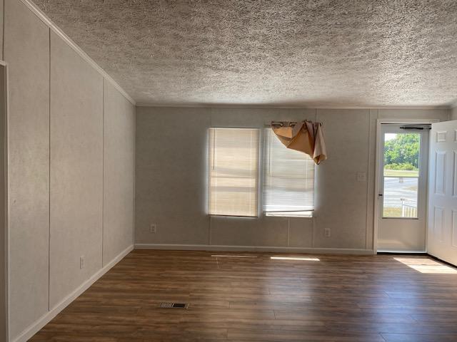 Foto del edificio - 1141 Lake Dr