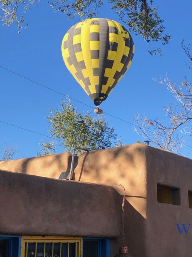 Foto del edificio - Classic New Mexican Adobe Retreat in the Heart of Los Ranchos