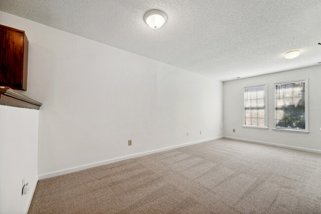 Building Photo - 8123 Farmlea Circle