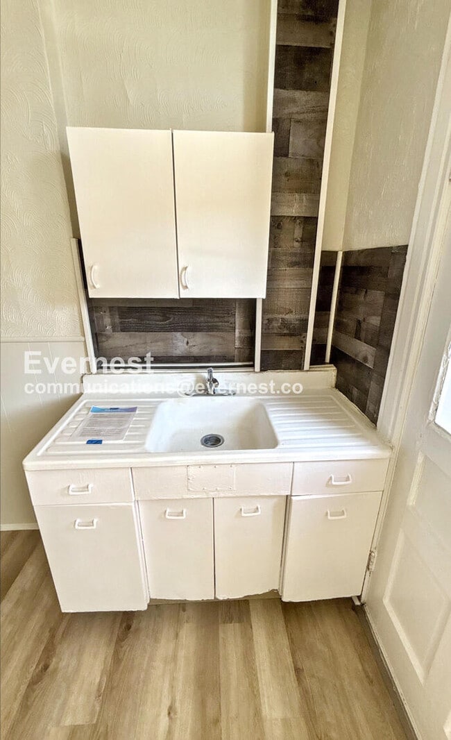 Foto del edificio - 3720 Fairview Ave