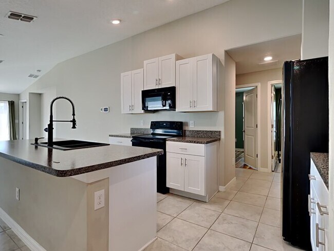 Building Photo - 14620 Dunrobin Dr