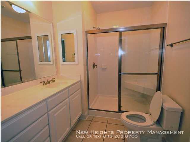 Foto del edificio - 1025-1112 Riverland Woods Place