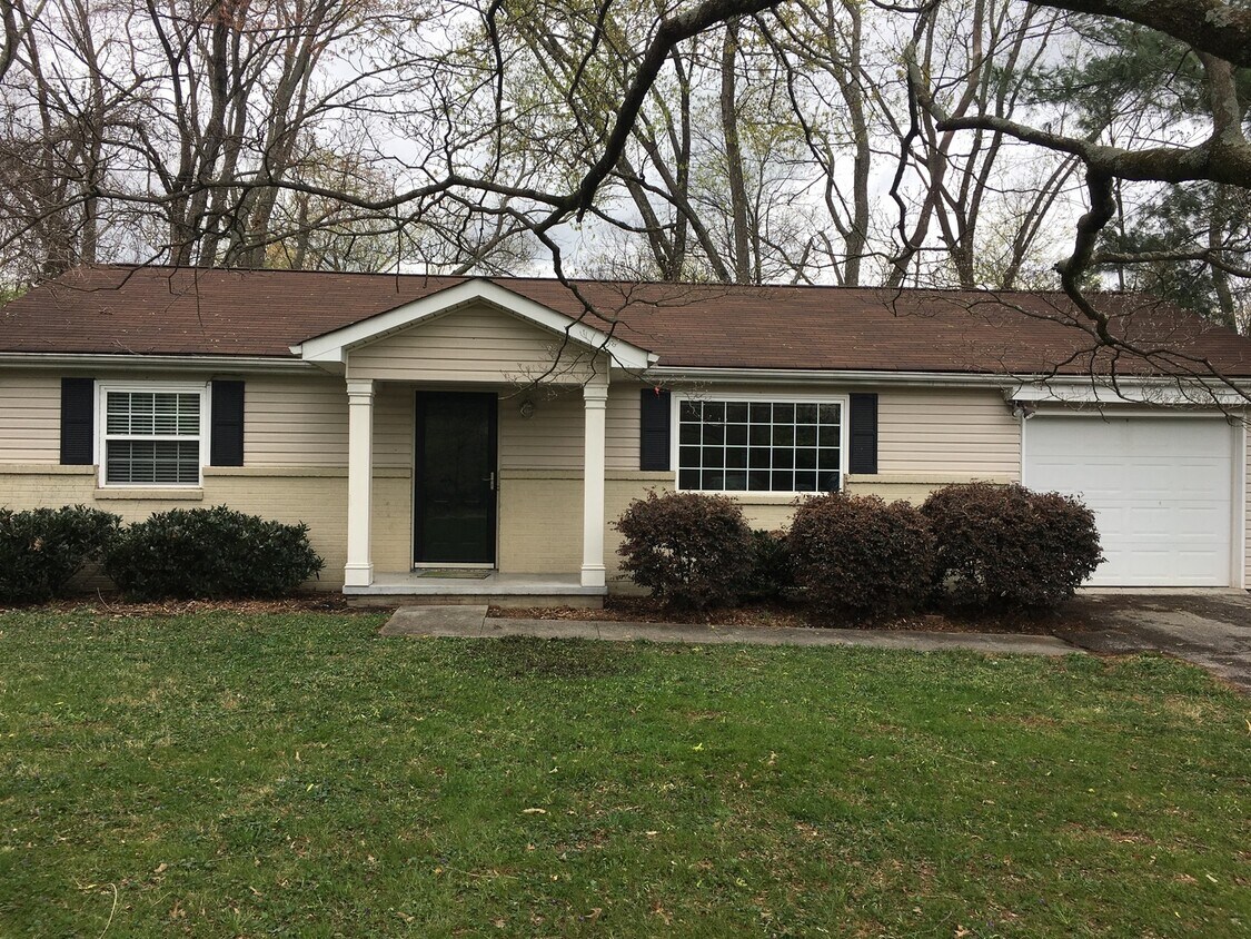 Foto principal - Charming 3BR/ 2BA Home in a Prime Location...
