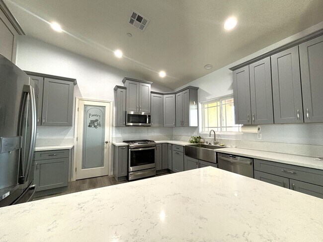 Foto del edificio - Beautiful Property Coming Soon!!!!