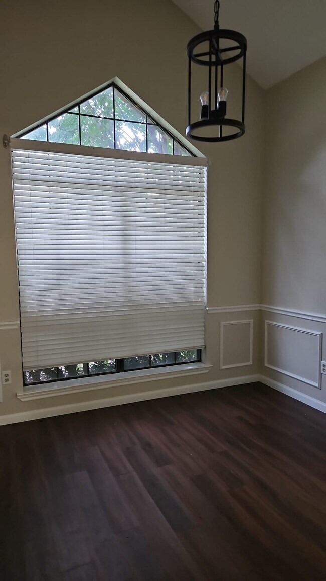 Photo - 2024 Greenview Dr House