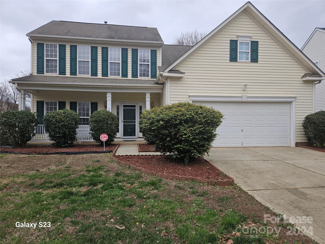 Primary Photo - 10020 Spring Park Dr