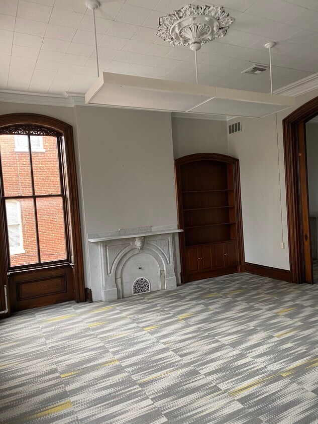 Foto principal - 218 E Market St