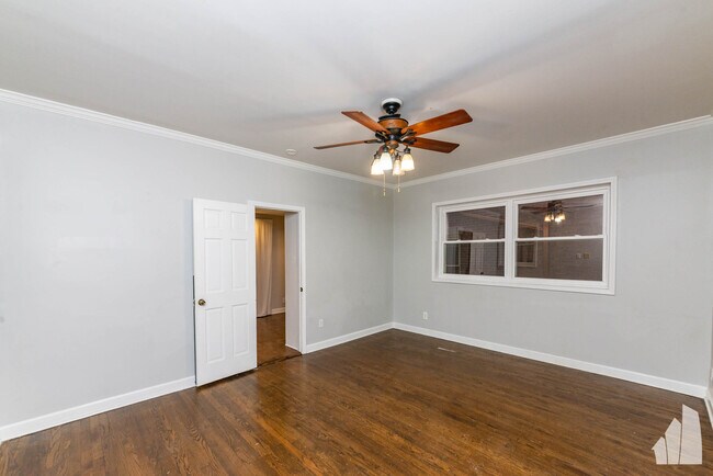 Foto del edificio - 2422 W Foster Ave