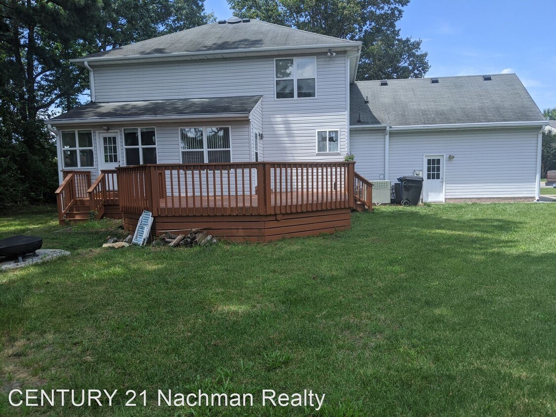 Building Photo - 4 br, 3 bath House - 1500 Lake James Drive
