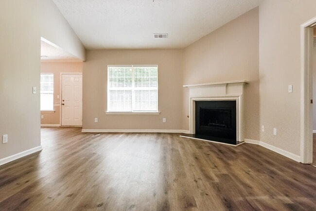 Foto del edificio - 6270 Winston Trce