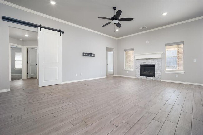 Foto del edificio - 508 NW 199th St