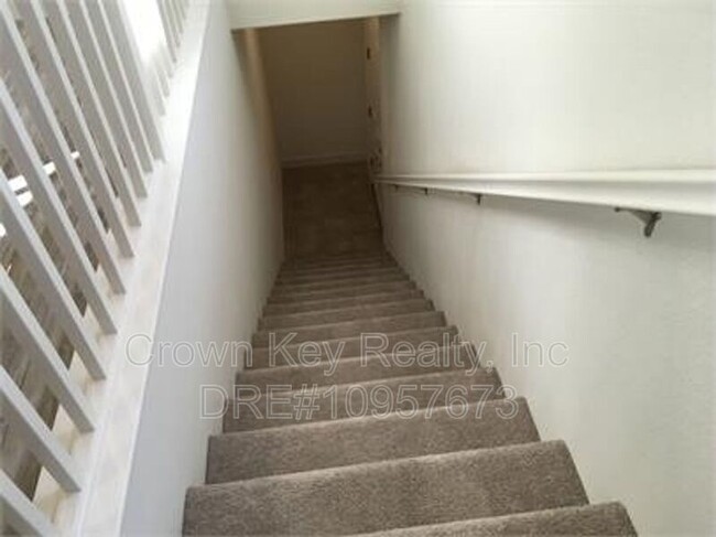 Building Photo - 1043 Gregorio Ave
